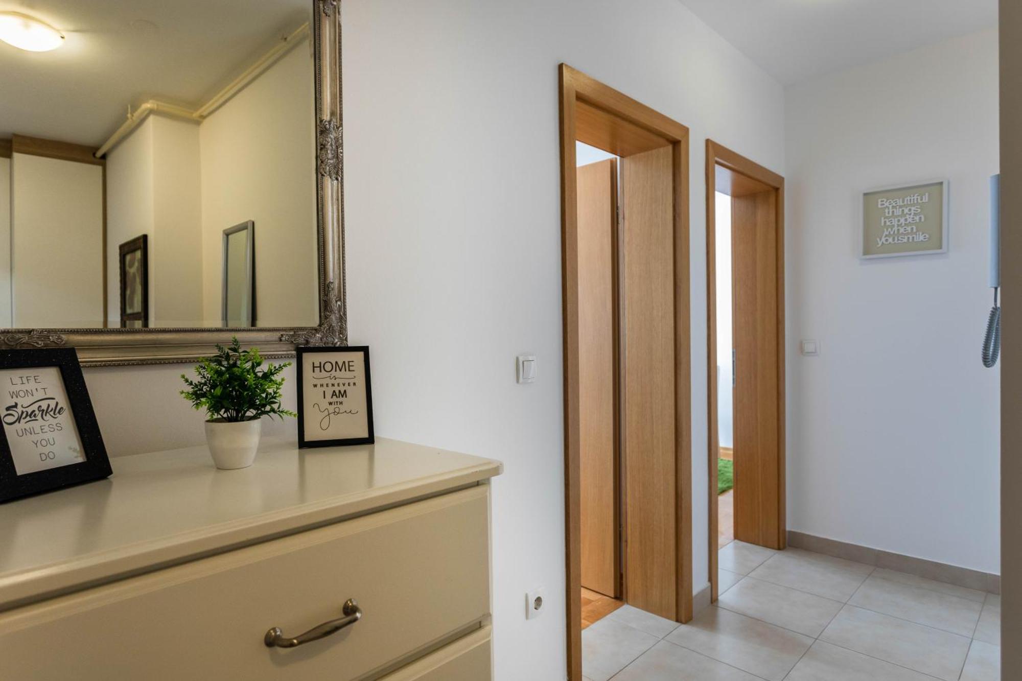 Sunny 1Bdr With Balcony & Parking Διαμέρισμα Ζάγκρεμπ Εξωτερικό φωτογραφία