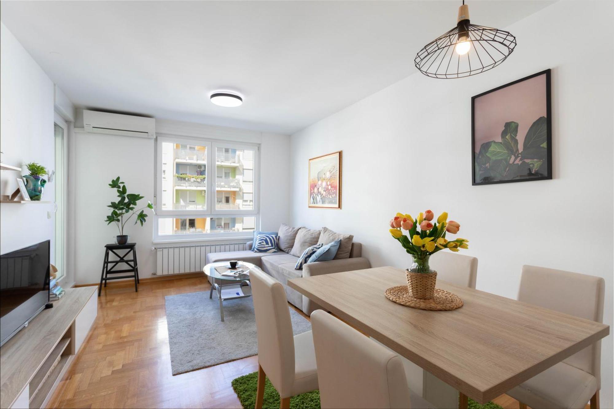 Sunny 1Bdr With Balcony & Parking Διαμέρισμα Ζάγκρεμπ Εξωτερικό φωτογραφία