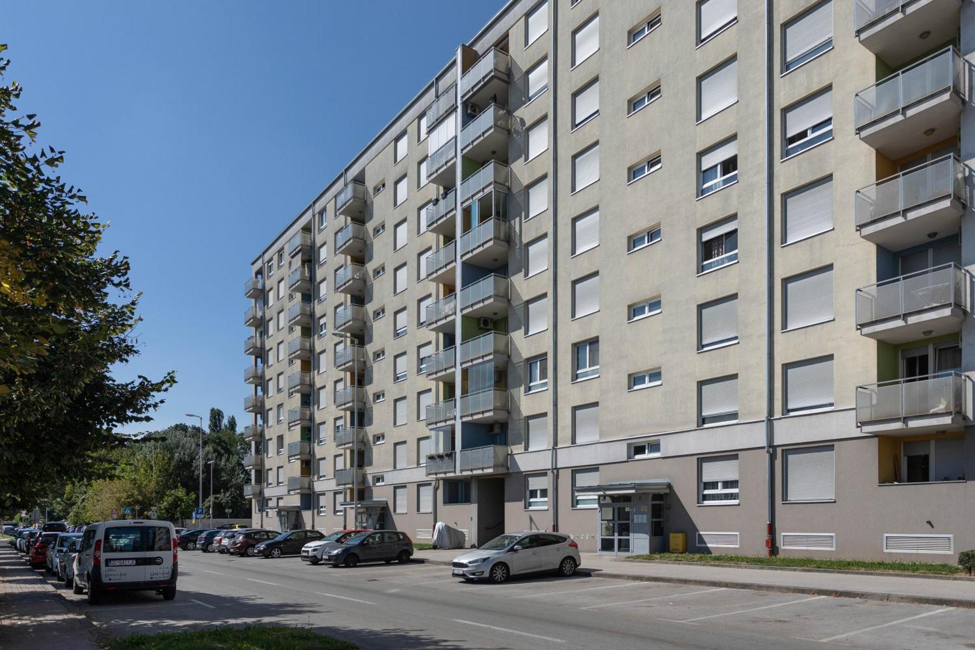 Sunny 1Bdr With Balcony & Parking Διαμέρισμα Ζάγκρεμπ Εξωτερικό φωτογραφία