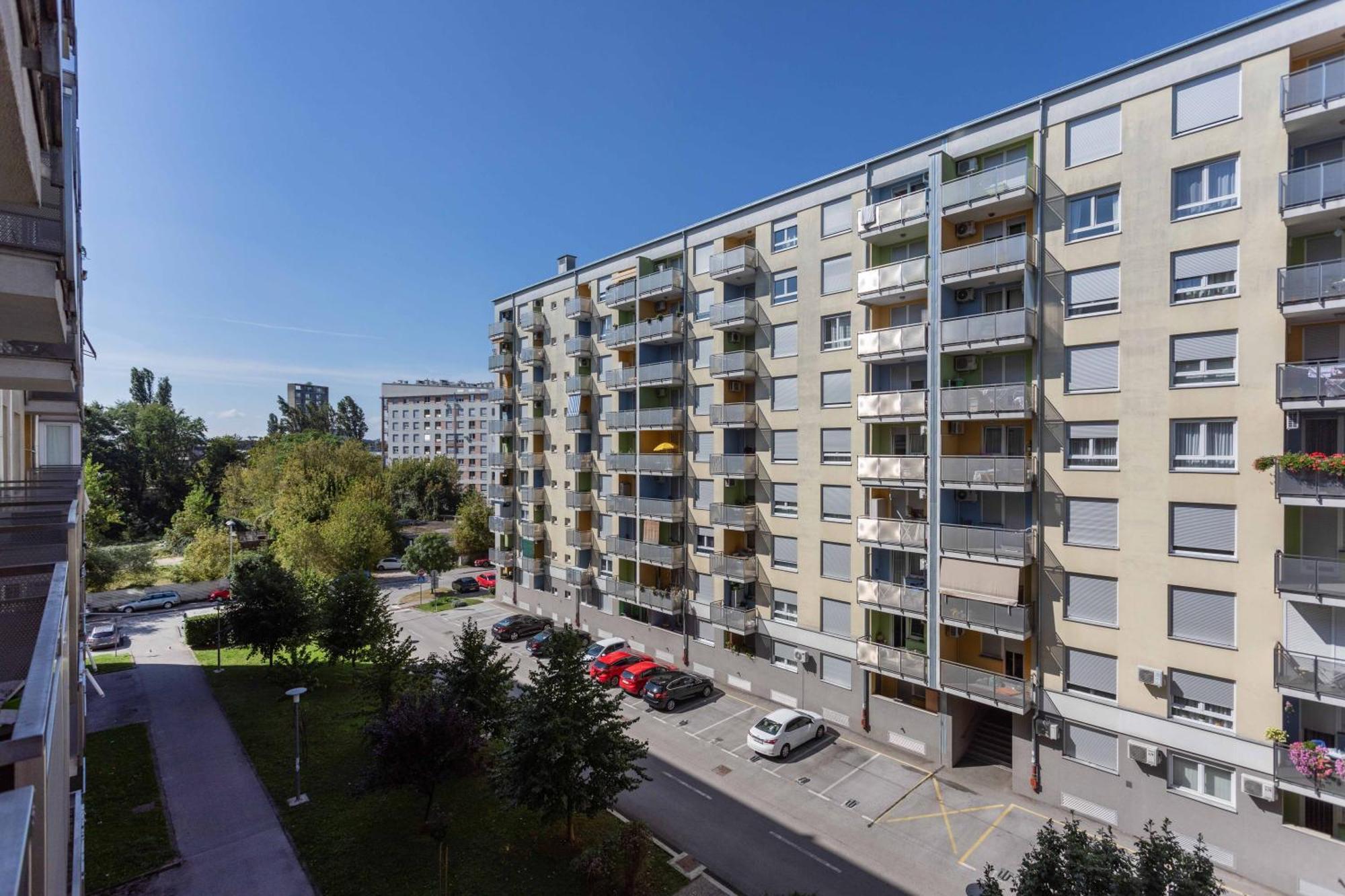 Sunny 1Bdr With Balcony & Parking Διαμέρισμα Ζάγκρεμπ Εξωτερικό φωτογραφία